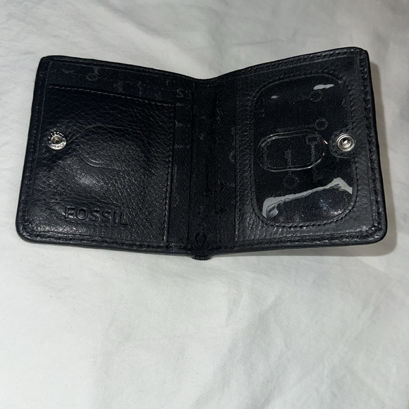 Fossil Black Pebbled Leather Bifold Wallet EUC - Picture 5 of 16